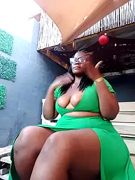 Snapshot of SQUITBOOTY chatting on December 2024 03:13:02 PM SQUITBOOTY online show from December 2024 03:13:02 PM