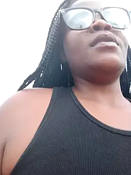 Snapshot of SQUITBOOTY chatting on December 2024 01:13:02 PM SQUITBOOTY online show from December 2024 01:13:02 PM