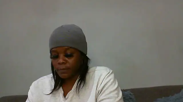 Snapshot of SQUITBOOTY chatting on February 2025 10:27:02 AM SQUITBOOTY online show from February 2025 10:27:02 AM