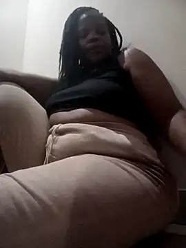 Snapshot of SQUITBOOTY chatting on October 2025 07:23:01 PM SQUITBOOTY online show from October 2025 07:23:01 PM