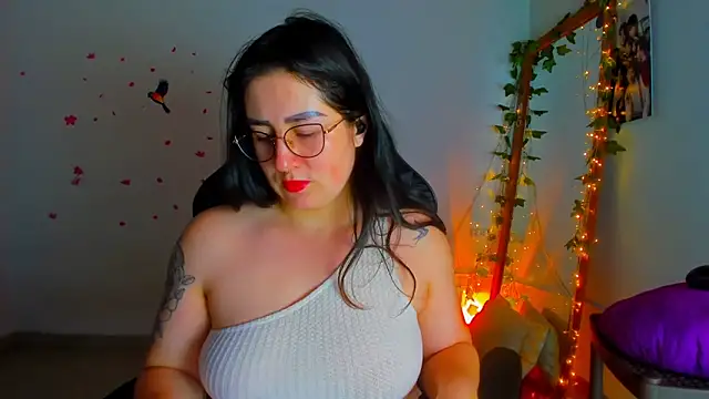 Susan Foxx online show from November 2025 07:59:01 PM