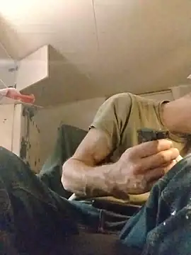 ROBERT0516 online show from October 2025 04:48:01 AM