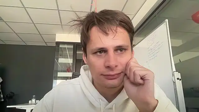 Snapshot of Sunning3 chatting on February 2025 08:21:01 AM Sunning3 online show from February 2025 08:21:01 AM