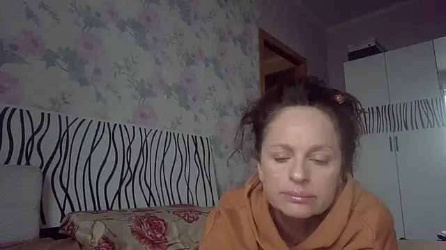 LindaStarS online show from October 2025 06:11:01 AM