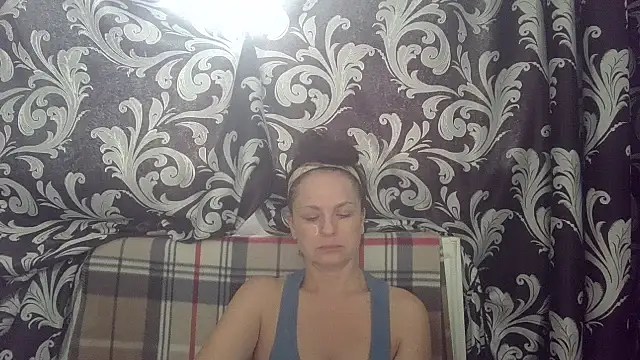 LindaStarS online show from June 2026 06:14:01 AM