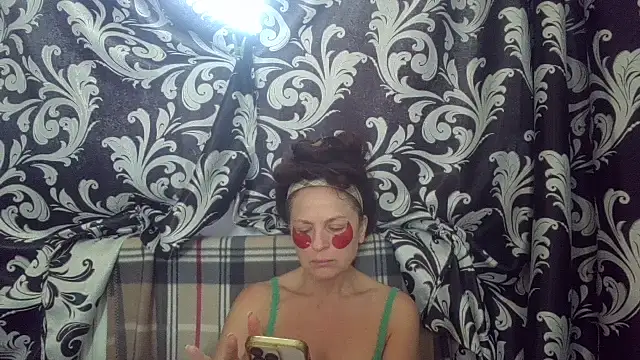 LindaStarS online show from June 2026 05:43:01 AM