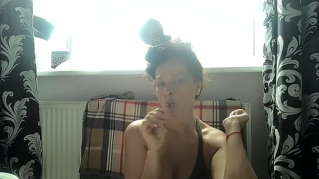 LindaStarS online show from July 2026 10:52:02 AM