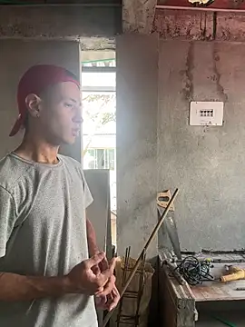 Snapshot of RetainedHound chatting on November 2025 03:52:02 PM RetainedHound online show from November 2025 03:52:02 PM