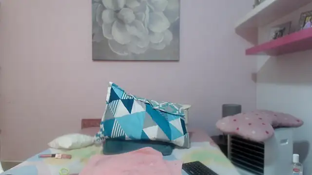 CindyCrawford online show from December 2025 03:57:01 AM