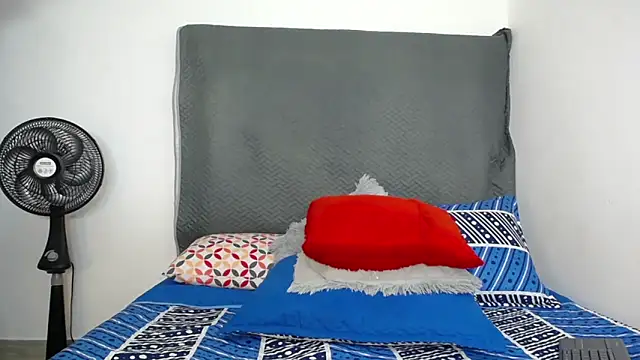 LoraineBigCockTs online show from March 2025 09:10:02 PM