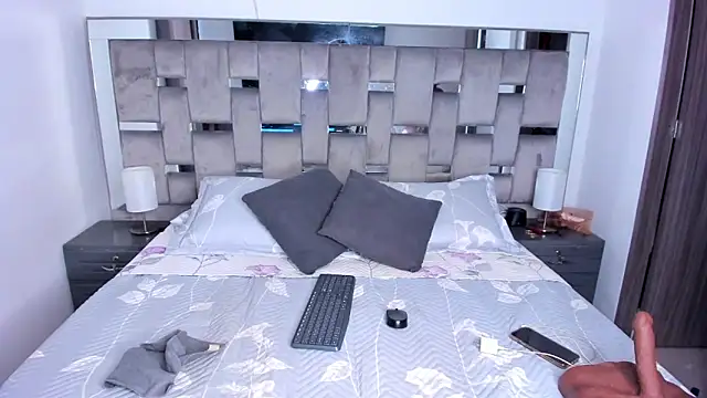 Cammiila online show from February 2025 05:46:01 PM