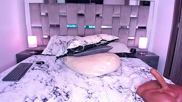 Cammiila online show from March 2025 04:04:01 PM