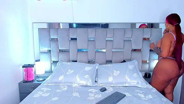 Cammiila online show from December 2025 04:23:01 PM