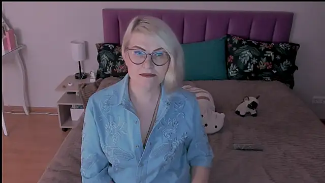 sabrinamacmarren online show from February 2025 04:21:01 PM