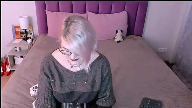 sabrinamacmarren online show from November 2025 12:49:02 PM