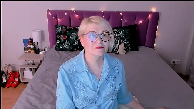 sabrinamacmarren online show from January 2026 04:22:01 PM