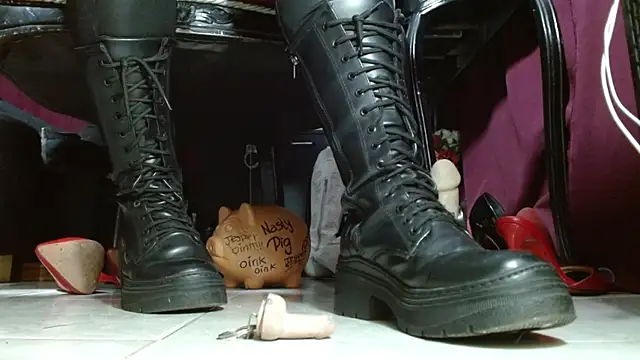 MeGoddesSara online show from April 2026 08:18:01 PM