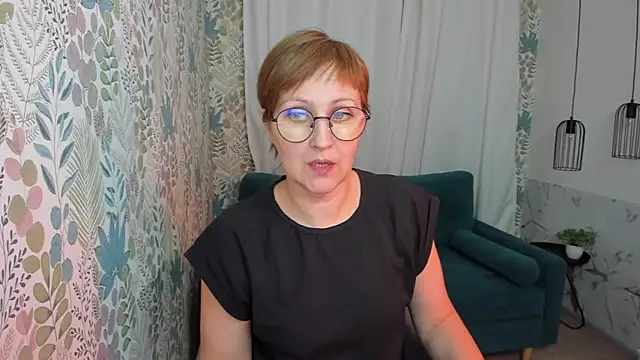 Paris Cherry online show from February 2025 04:14:02 PM