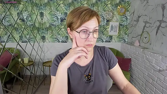 Paris Cherry online show from March 2025 11:07:01 PM