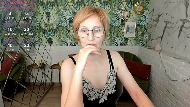 Paris Cherry online show from May 2026 01:05:02 PM