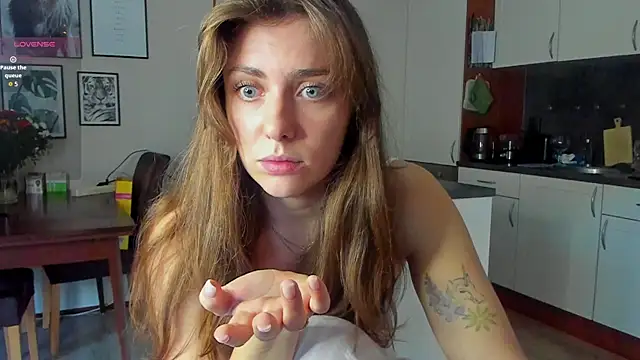 MariiD online show from January 2026 01:26:01 PM