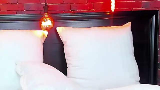 Snapshot of ChristynaRoss chatting on February 2025 11:39:01 PM ChristynaRoss online show from February 2025 11:39:01 PM