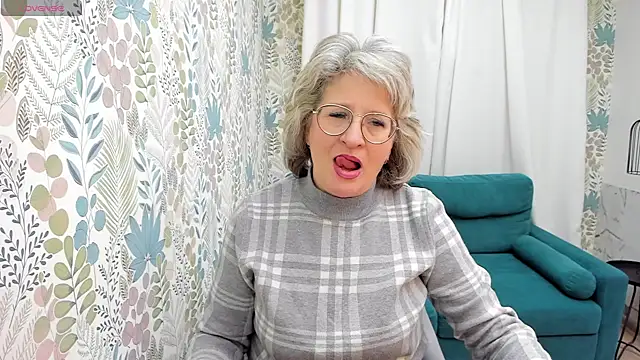 EvelynJoyful online show from December 2024 04:53:02 AM