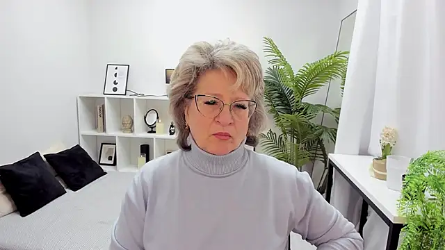 EvelynJoyful online show from November 2025 05:08:02 AM