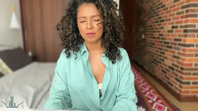 illaroom online show from December 2024 03:33:01 PM