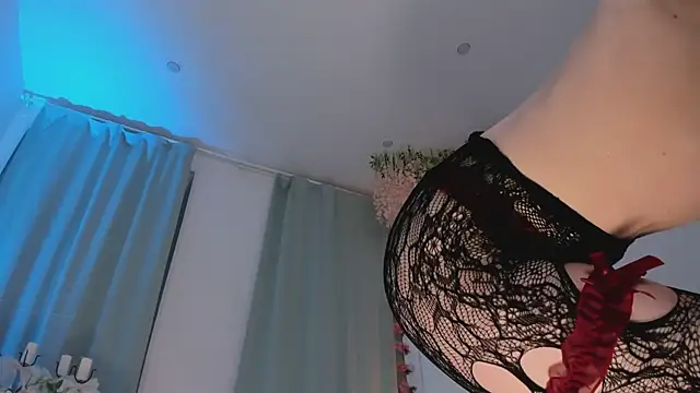 Snapshot of LilianKroft chatting on March 2025 12:25:02 PM LilianKroft online show from March 2025 12:25:02 PM