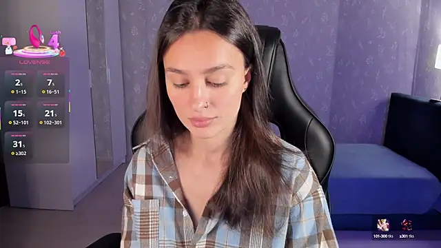 Snapshot of EllaFresh chatting on September 2025 11:08:02 PM EllaFresh online show from September 2025 11:08:02 PM