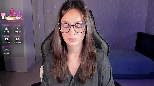 Snapshot of EllaFresh chatting on October 2025 11:04:01 PM EllaFresh online show from October 2025 11:04:01 PM