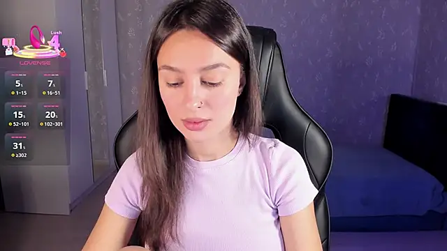 Snapshot of EllaFresh chatting on October 2025 11:16:02 PM EllaFresh online show from October 2025 11:16:02 PM