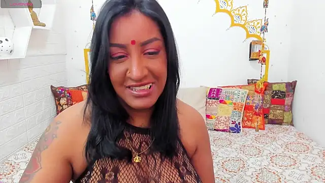 LadyNahir online show from May 2026 04:32:02 AM