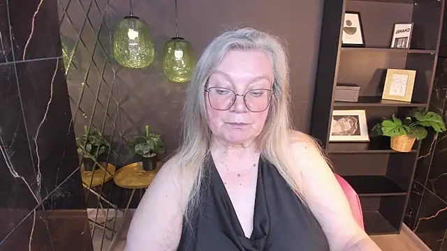 NataliMellow online show from May 2026 04:04:02 PM
