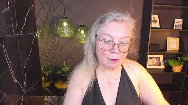 NataliMellow online show from May 2026 01:18:01 PM