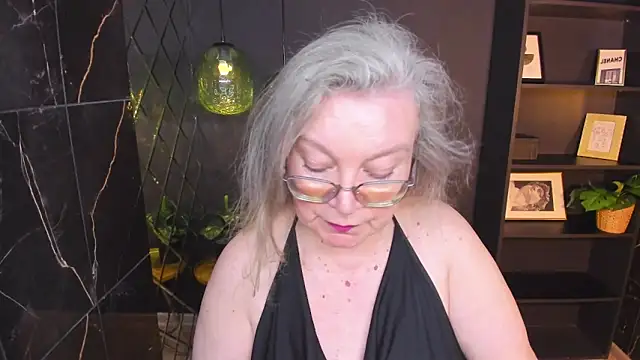 NataliMellow online show from May 2026 01:17:02 PM