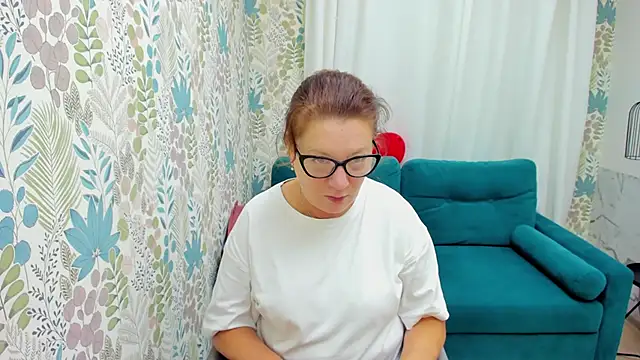 Snapshot of LeaPure chatting on September 2025 05:09:02 AM LeaPure online show from September 2025 05:09:02 AM