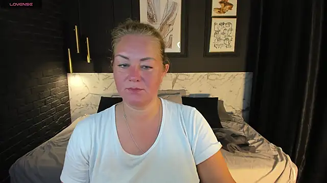 JenniferLight online show from September 2025 05:07:01 AM