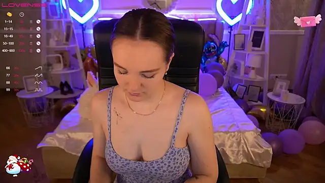 Snapshot of FoxyShy chatting on January 2025 12:45:02 PM FoxyShy online show from January 2025 12:45:02 PM