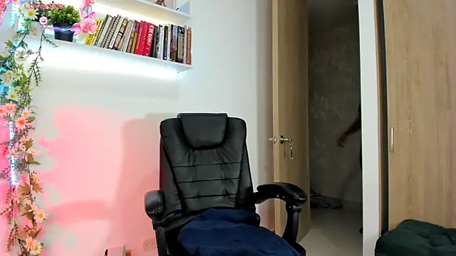 ALLMECANDY online show from December 2024 08:22:02 AM