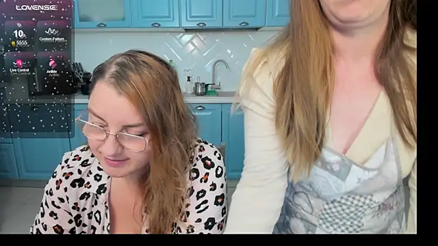 Snapshot of LIVYA chatting on September 2025 06:29:02 AM LIVYA online show from September 2025 06:29:02 AM