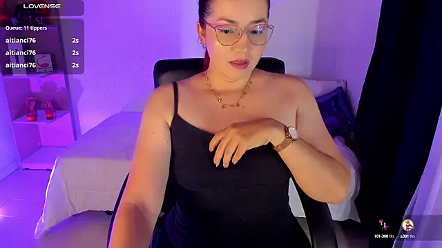 Snapshot of anastasia_bee chatting on December 2024 12:22:01 PM anastasia bee online show from December 2024 12:22:01 PM