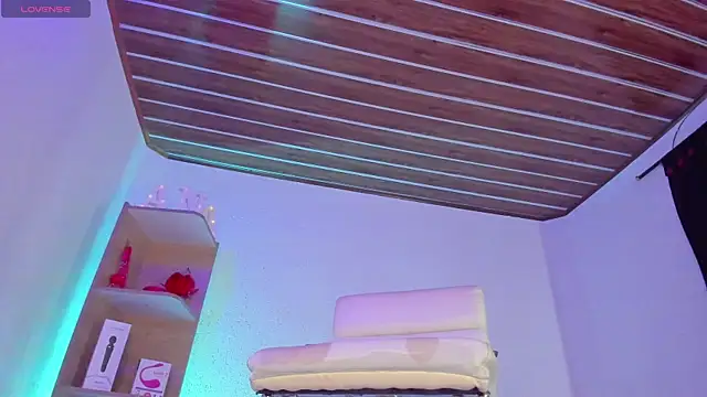 Snapshot of anastasia_bee chatting on December 2024 02:27:01 PM anastasia bee online show from December 2024 02:27:01 PM