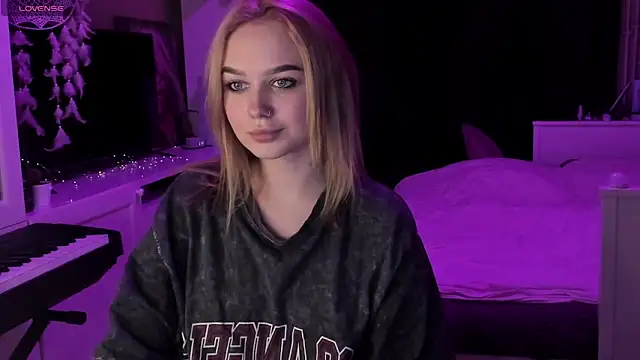 Snapshot of MaryDreaminess chatting on January 2025 10:52:02 PM MaryDreaminess online show from January 2025 10:52:02 PM