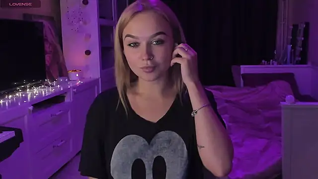 Snapshot of MaryDreaminess chatting on March 2025 07:36:01 PM MaryDreaminess online show from March 2025 07:36:01 PM