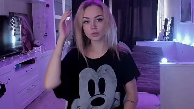 Snapshot of MaryDreaminess chatting on September 2025 12:16:01 PM MaryDreaminess online show from September 2025 12:16:01 PM