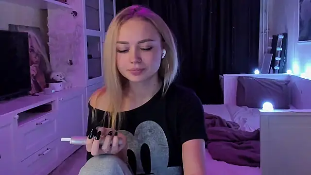 Snapshot of MaryDreaminess chatting on September 2025 08:22:01 PM MaryDreaminess online show from September 2025 08:22:01 PM