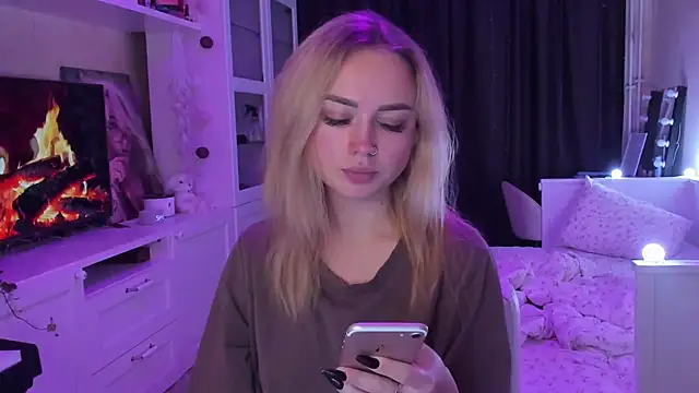 Snapshot of MaryDreaminess chatting on October 2025 08:42:02 PM MaryDreaminess online show from October 2025 08:42:02 PM