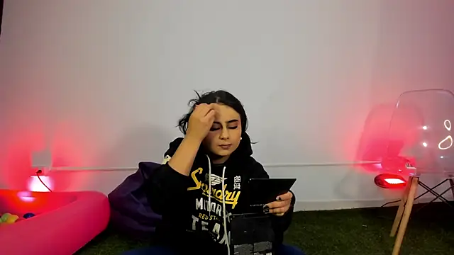 AbbyTaylorr online show from September 2025 02:57:01 AM